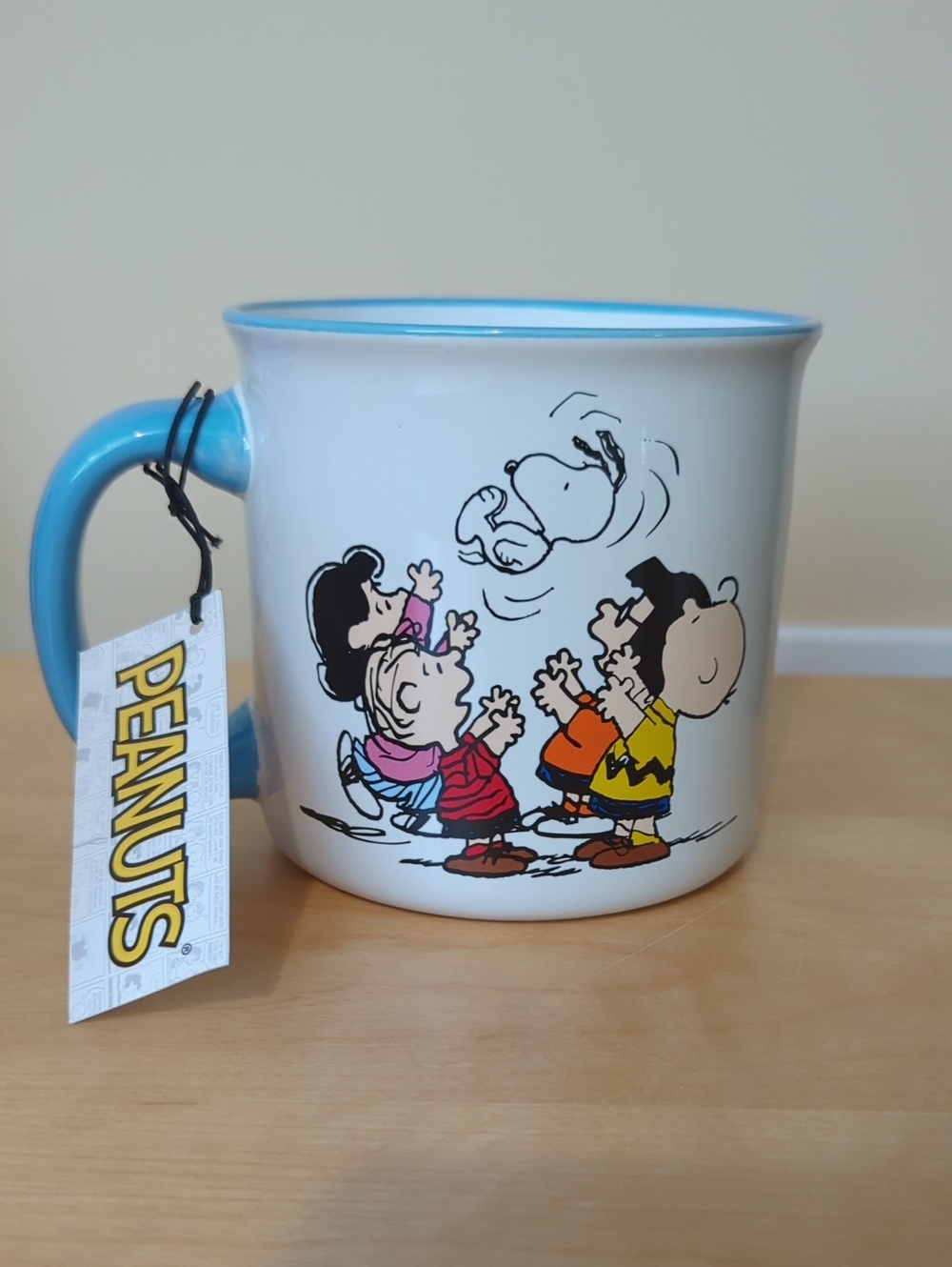 Peanuts Snoopy & Friends Mug brand new